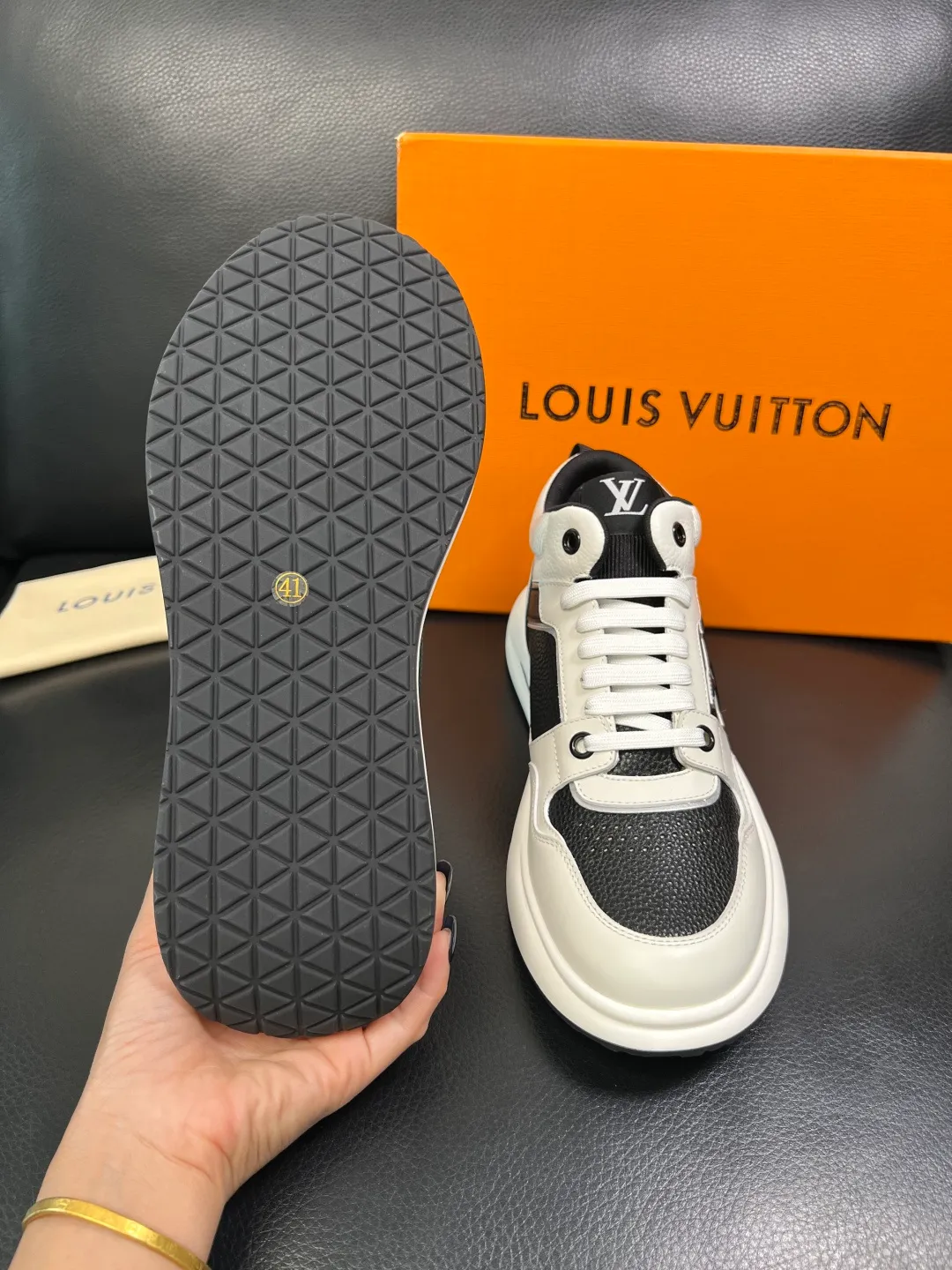 Men's shoes 💰820 Lv high quality top crafts Louis Vuitton, sports sneakers counter synchronization, uppers imported from Italy, high quality splicing colorful complex crafts, imported mesh pads soft and comfortable, soles: original soles specially provided by the original factory, T men's shoes 💰U exclusive movable molded soles super comfortable, original factory single goods, code number 39-44 (customized 38 45)